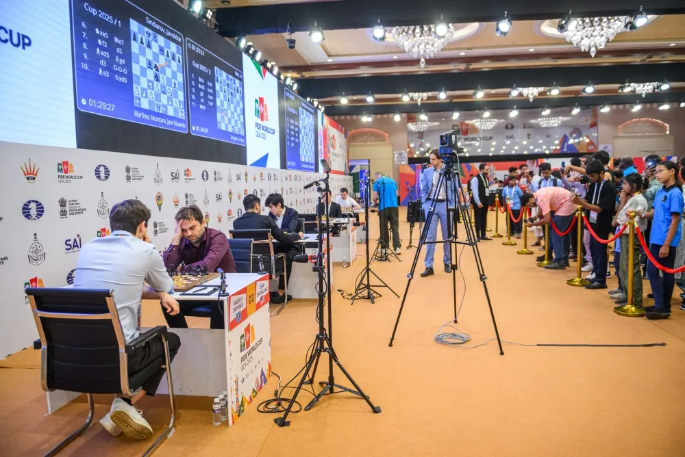 Semifinal Showdowns Loom: Three Matches Head to Decisive Tiebreaks